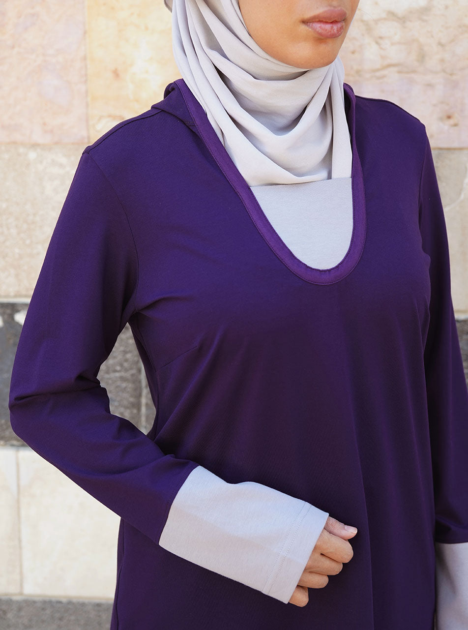 بلوزة رياضية بقبعة